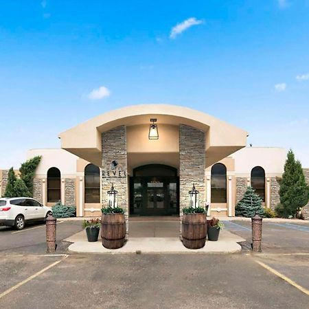 Revel Hotel Minot - Surestay Collection By Best Western Екстер'єр фото