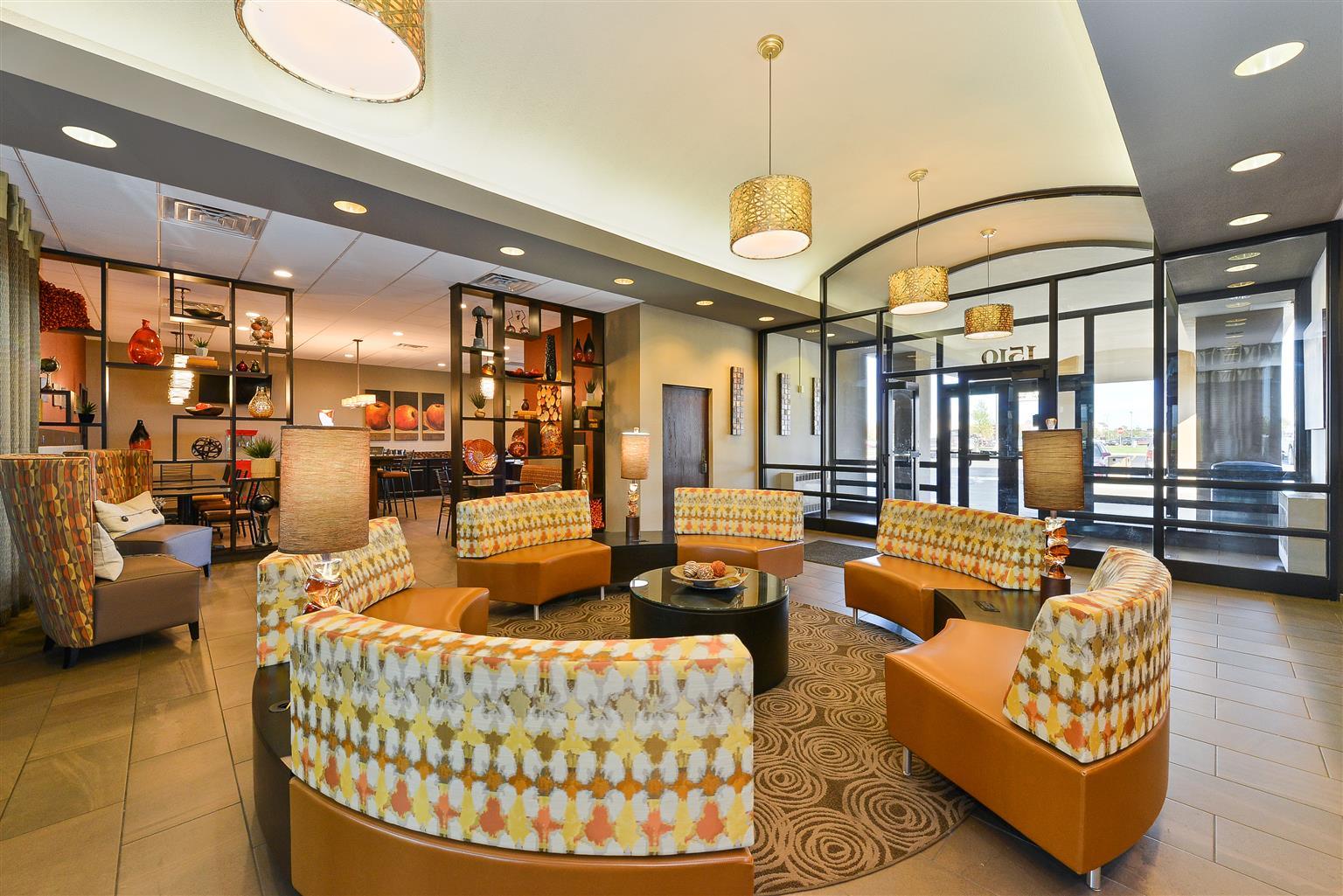 Revel Hotel Minot - Surestay Collection By Best Western Екстер'єр фото