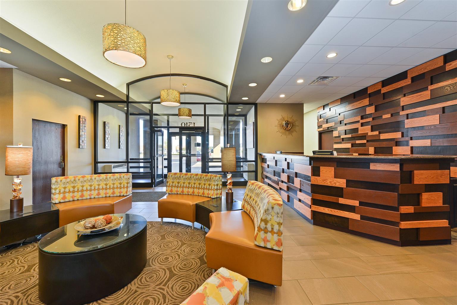 Revel Hotel Minot - Surestay Collection By Best Western Екстер'єр фото