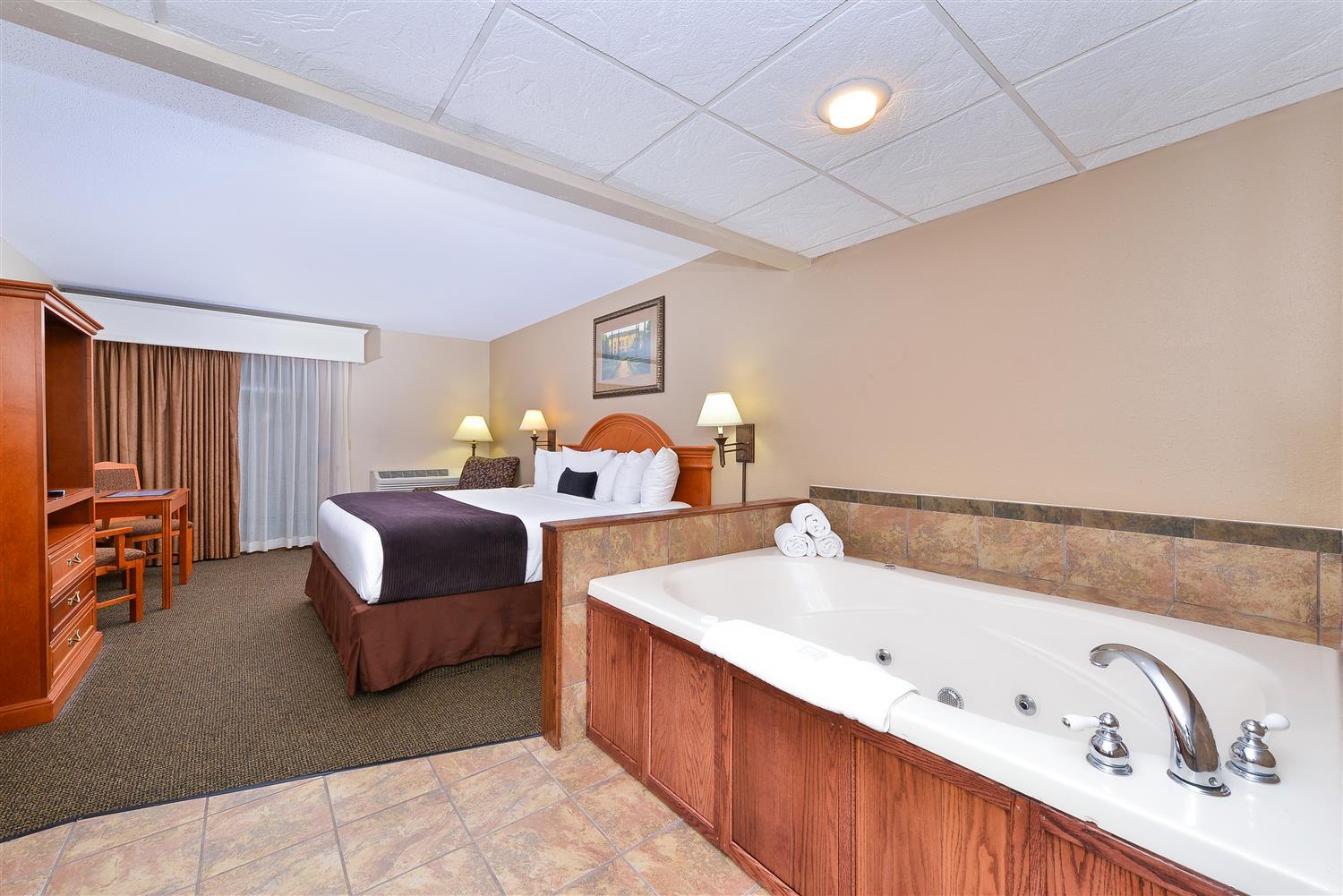 Revel Hotel Minot - Surestay Collection By Best Western Екстер'єр фото