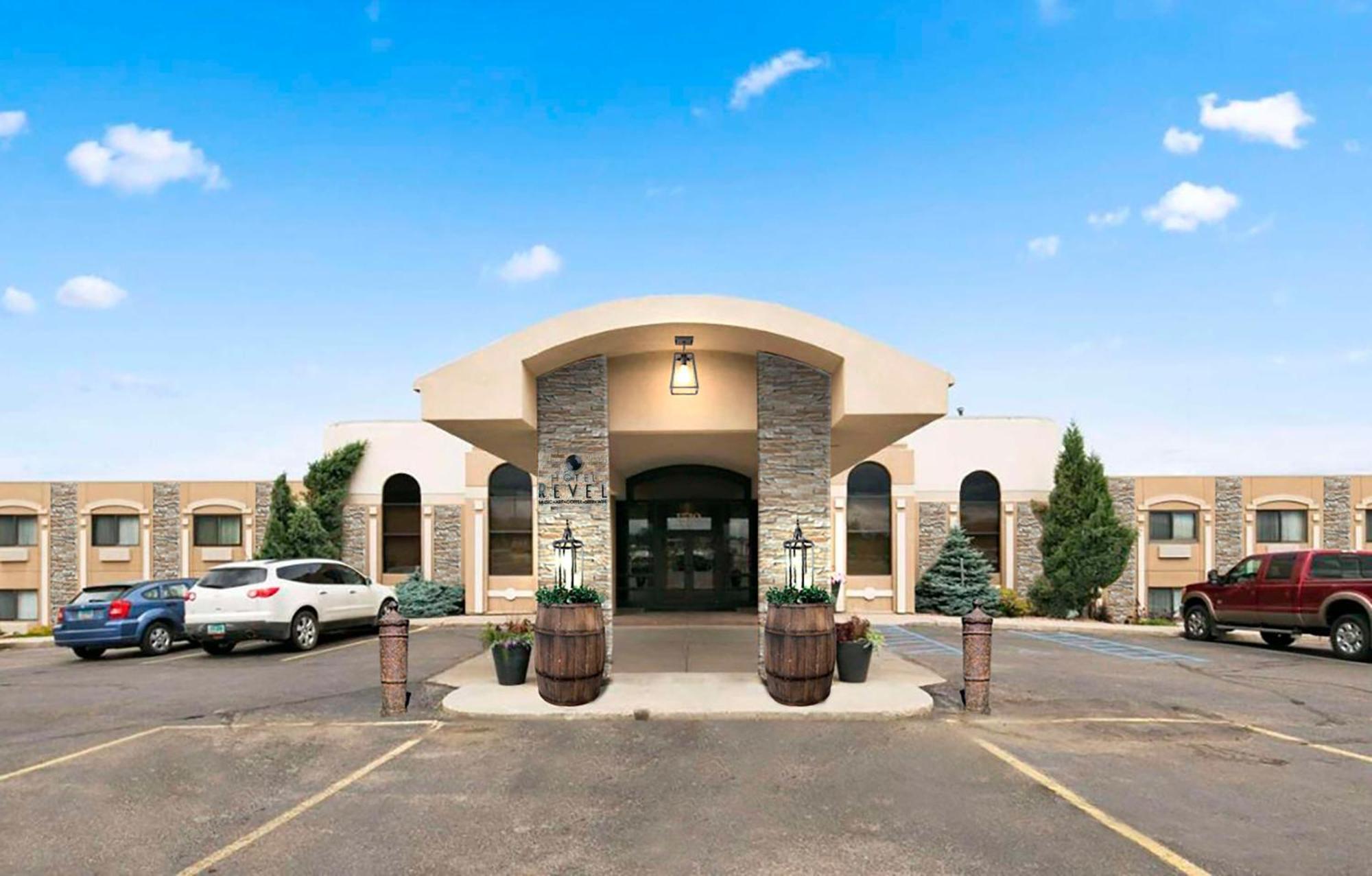 Revel Hotel Minot - Surestay Collection By Best Western Екстер'єр фото