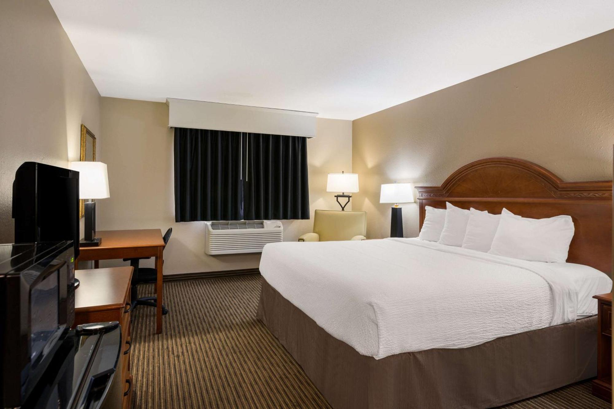 Revel Hotel Minot - Surestay Collection By Best Western Екстер'єр фото