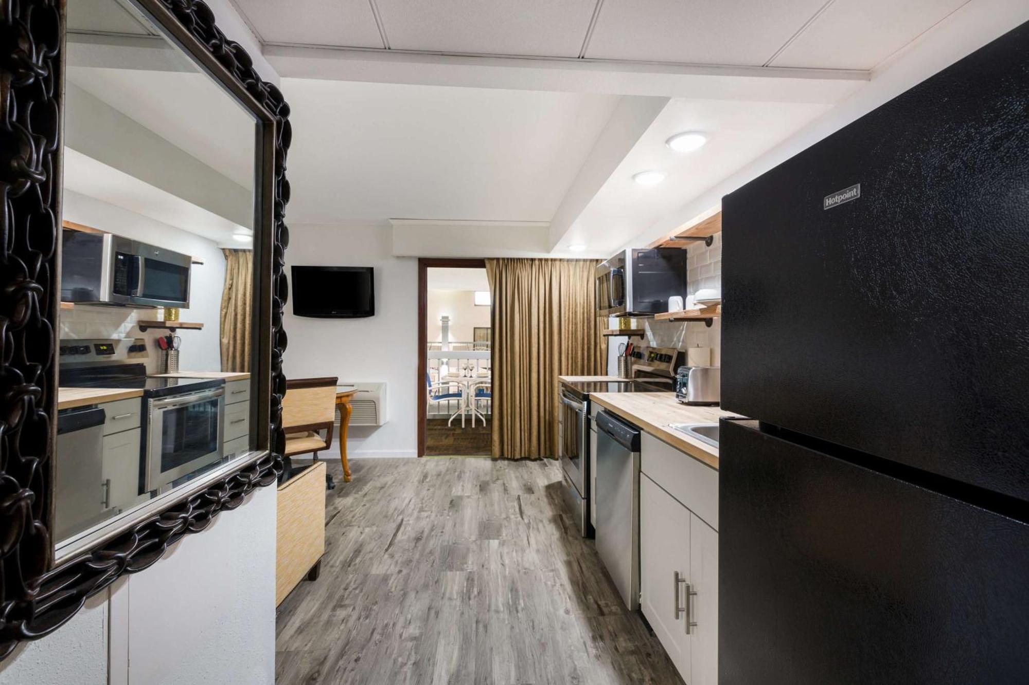 Revel Hotel Minot - Surestay Collection By Best Western Екстер'єр фото