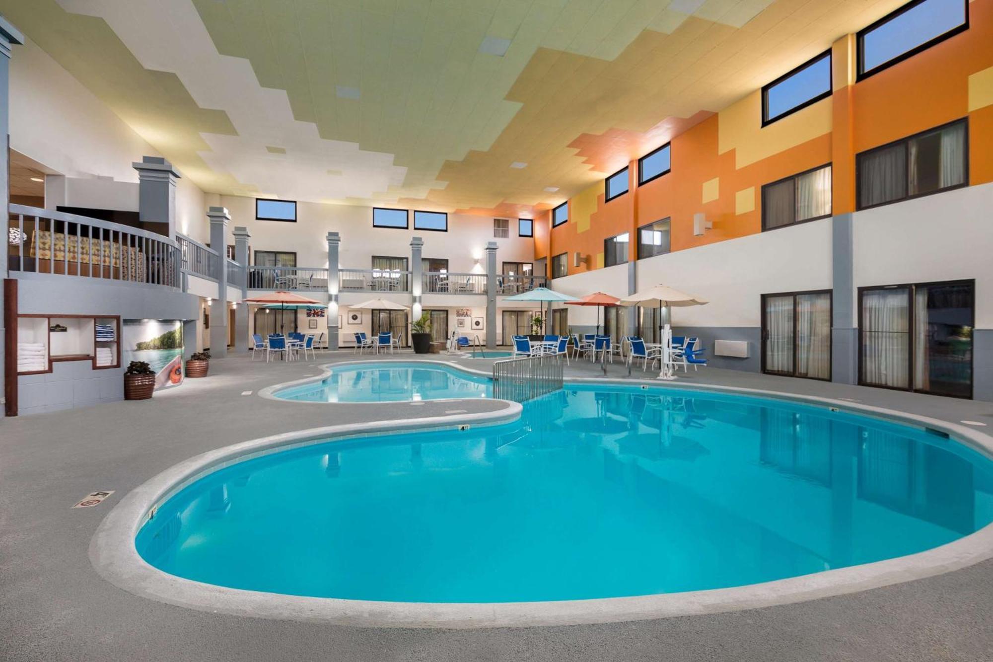 Revel Hotel Minot - Surestay Collection By Best Western Екстер'єр фото