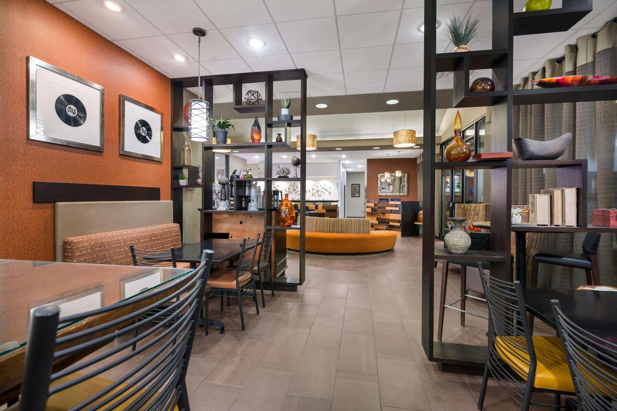 Revel Hotel Minot - Surestay Collection By Best Western Екстер'єр фото