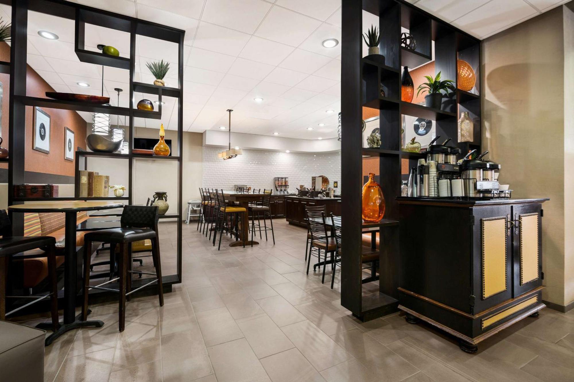 Revel Hotel Minot - Surestay Collection By Best Western Екстер'єр фото